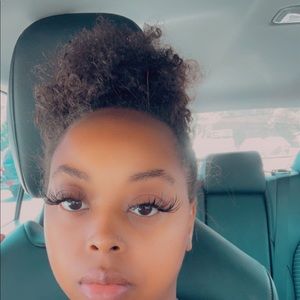 Meet your Posher, Markia